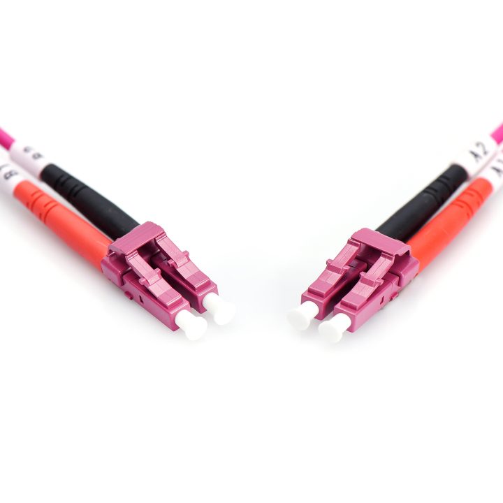 Cabo de ligação de fibra ótica multimodo Digitus, OM4, LC/LC…