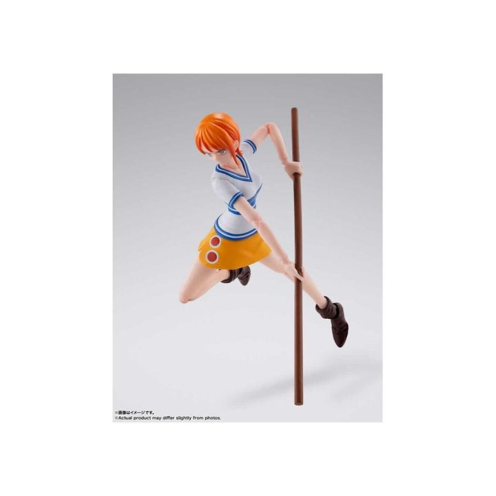 Tamashii Nations Nami Romance Dawn 14 cm One Piece S.H.Figuarts…