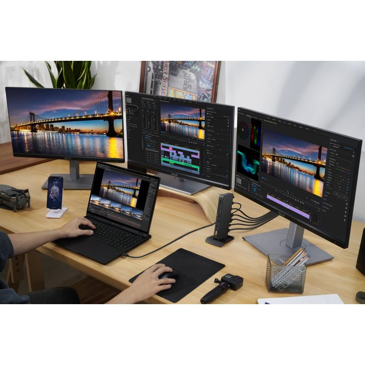 ASUS Triple 4K Thunderbolt 4 Dock DC500