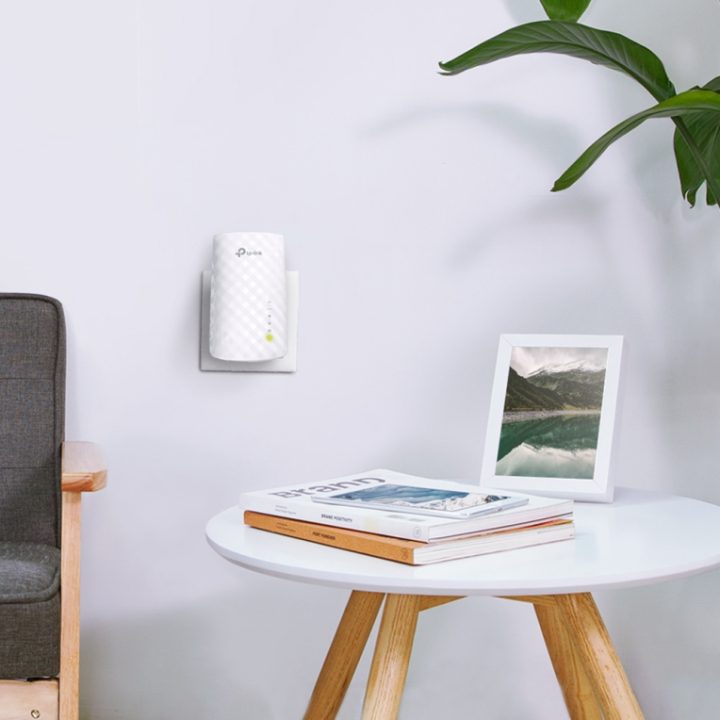 TP-Link RE200 Range Extender Network Repeater White 10, 100 Mbit/s