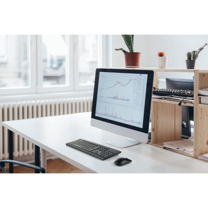 Kensington KM150 EQ Wireless Desktop Keyboard and Mouse Combo