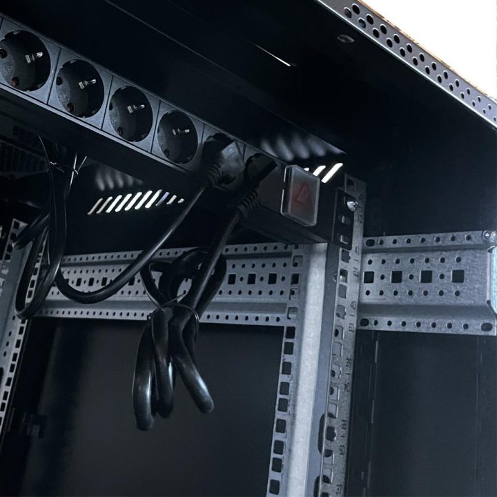 Armário rack de chão 19 polegadas Phasak pro 22U preto 600X1000…