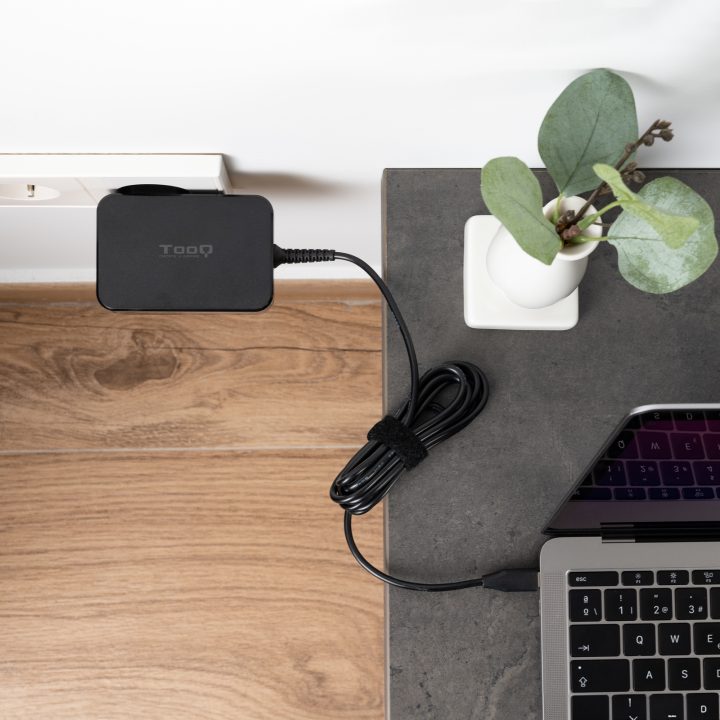 TooQ GAN USB-C PD3.0 90W Laptop Charger, Black