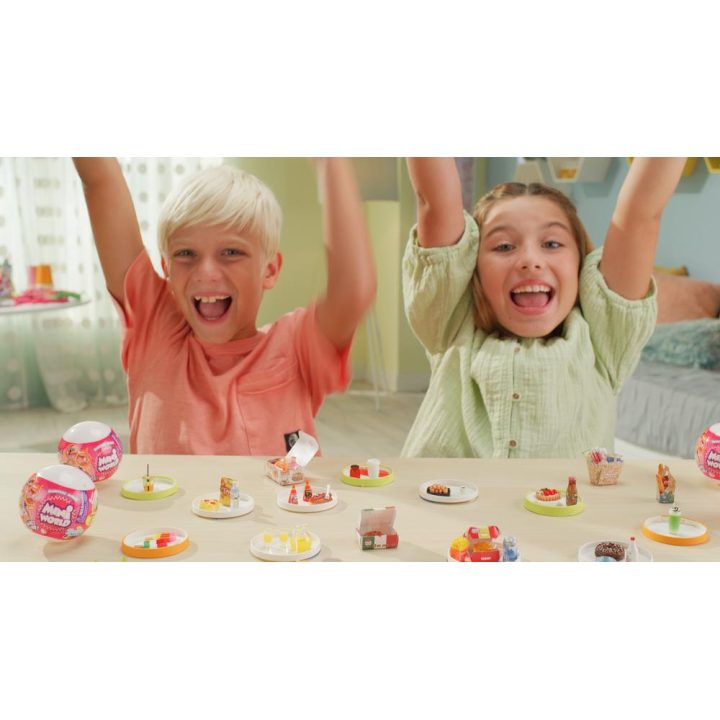 Bizak Mini World Caprichos Surprise Capsule (single unit) (64505003)