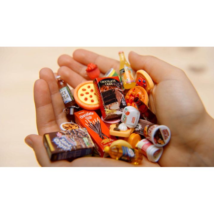 Bizak Mini World Essential Kit Surprise Capsule (1 unit) (64509001)