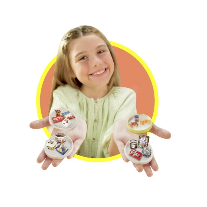 Bizak Mini World Essential Kit Surprise Capsule (1 unit) (64509001)