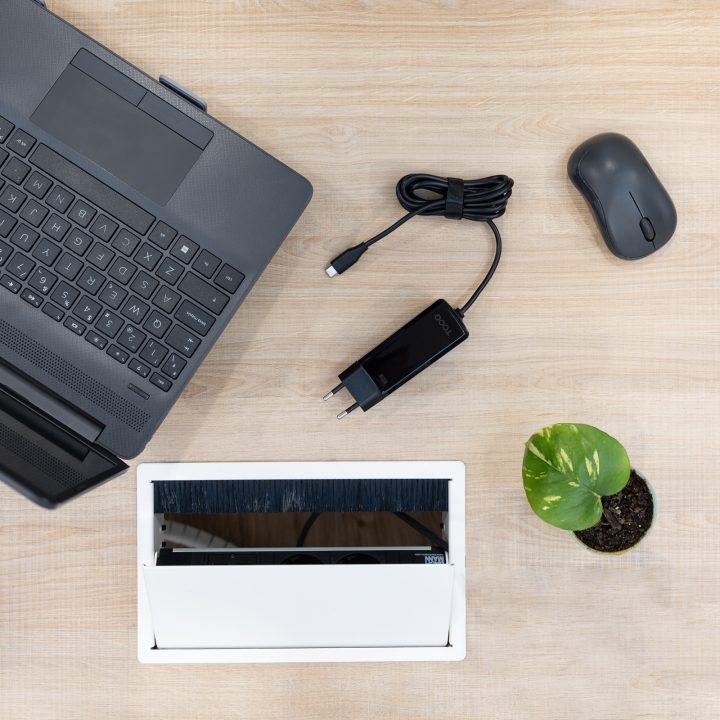 TooQ GAN USB-C PD 100W Laptop Charger, Black