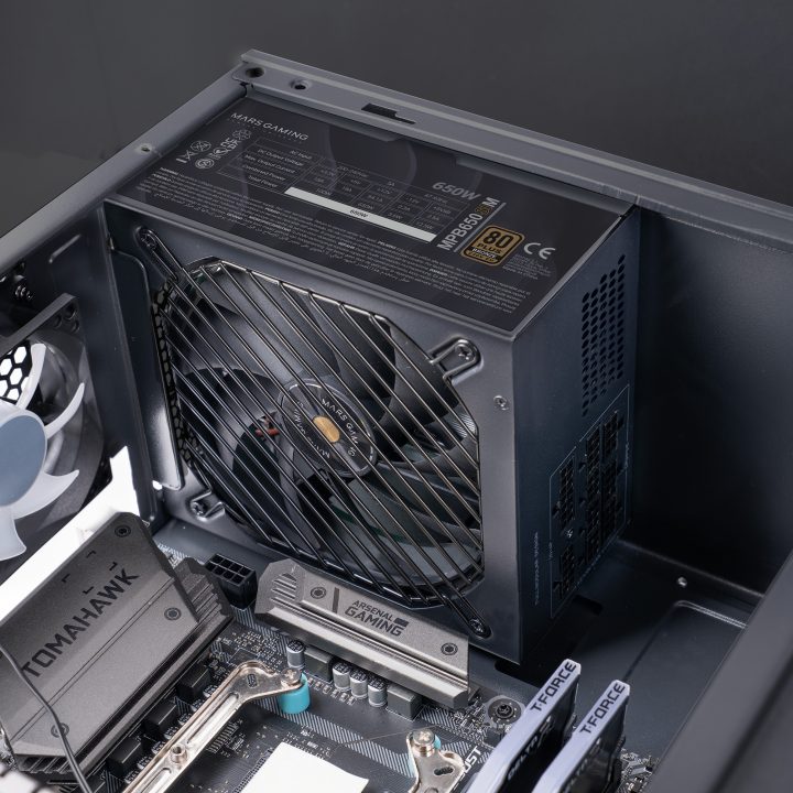 Mars Gaming MPB650SIM 650 W 24-pin ATX ATX Black Power Supply Unit