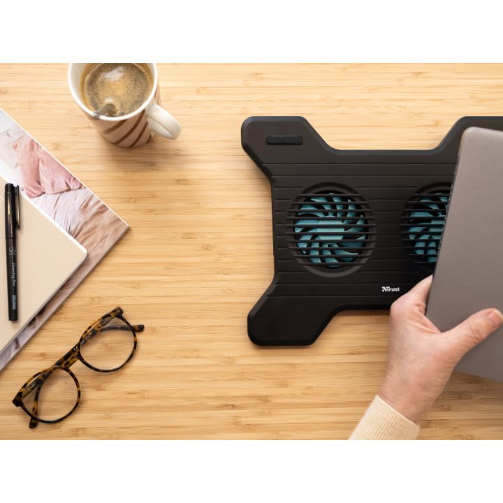 Trust Breeze Cooling Pad 16"