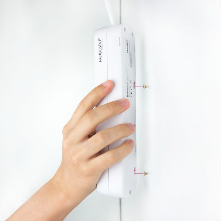 Nanocable Power Strip with 6 Outlets, 1.4 m, White