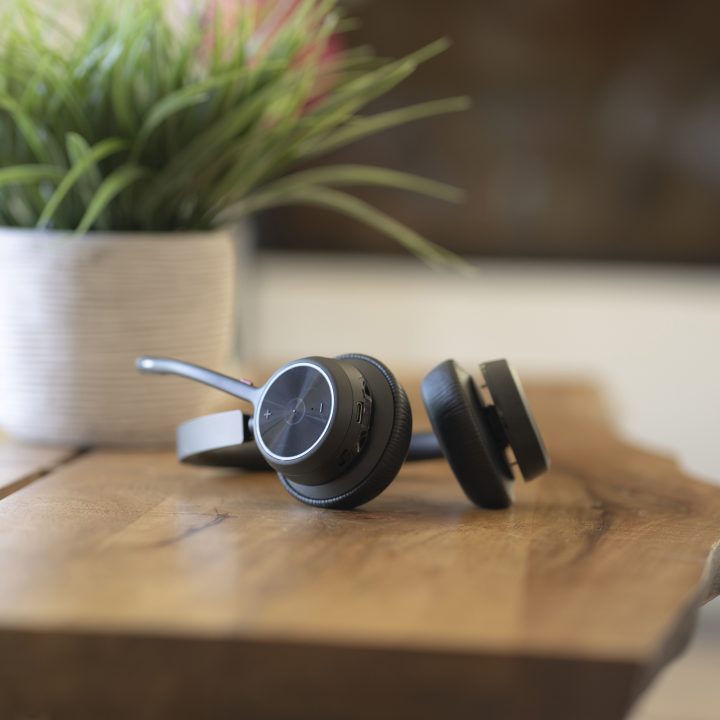 Poly Voyager 4320 Wireless Over-Ear Headset (76U49AA)