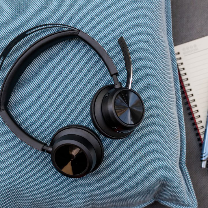 HP Poly Poly Voyager Focus 2 USB-C-C Headset with Microsoft Teams…