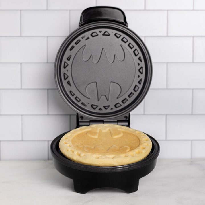 Uncanny Brands Batman Waffle Maker (WM1-DCC-BM3-EU)