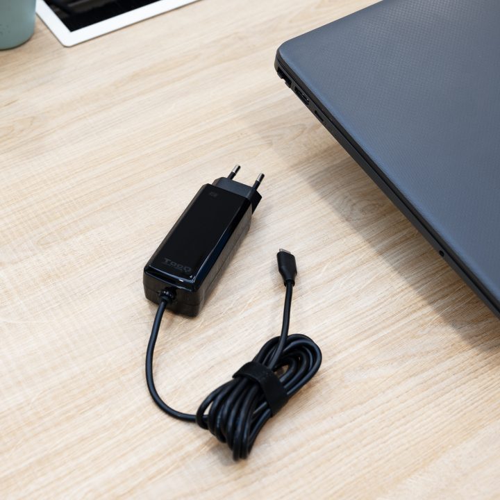 TooQ GAN USB-C PD 45W Laptop Charger, Black