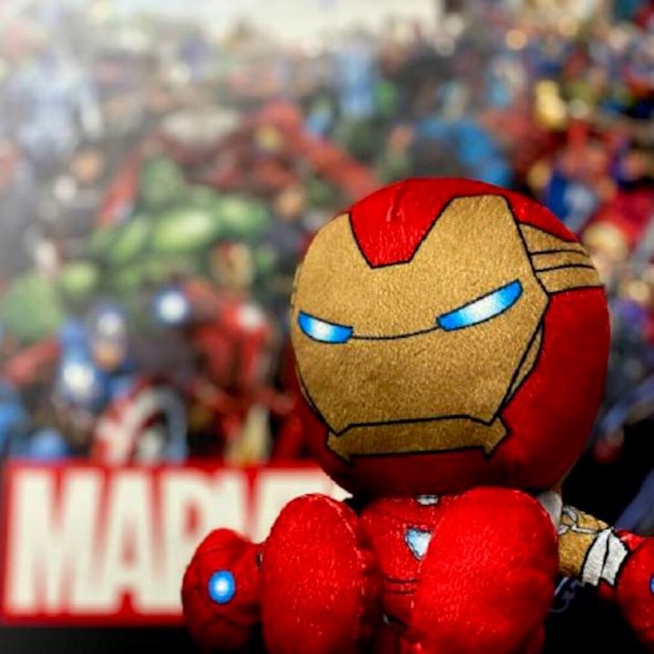 Peluche Uncanny Brands Marvel Iron Man