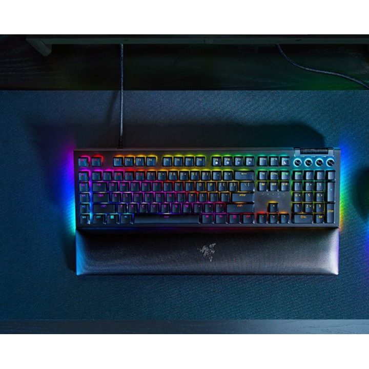 Teclado Razer blackwidow v4 green switch (usa) (RZ03-04690100-R3M1)