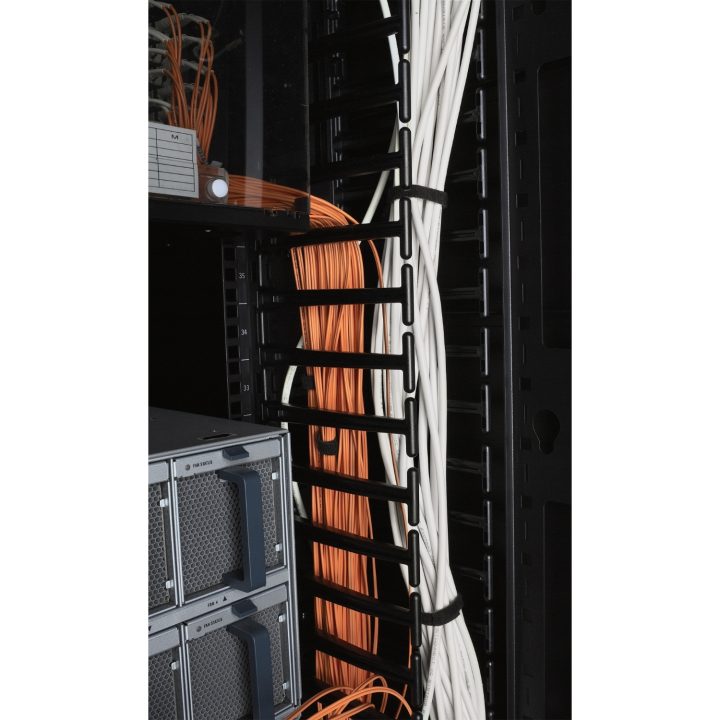 APC AR7585 canaleta para cable Bandeja portacables recta Negro