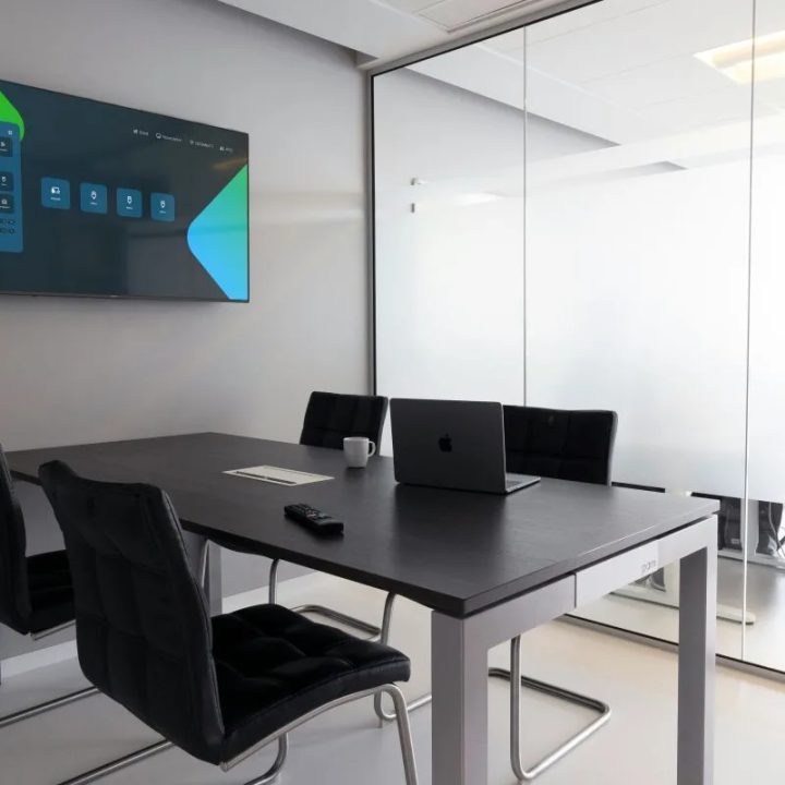 I3 connect monitor lfd QLED 85". 550 CD/m2. local dimming. LCD…