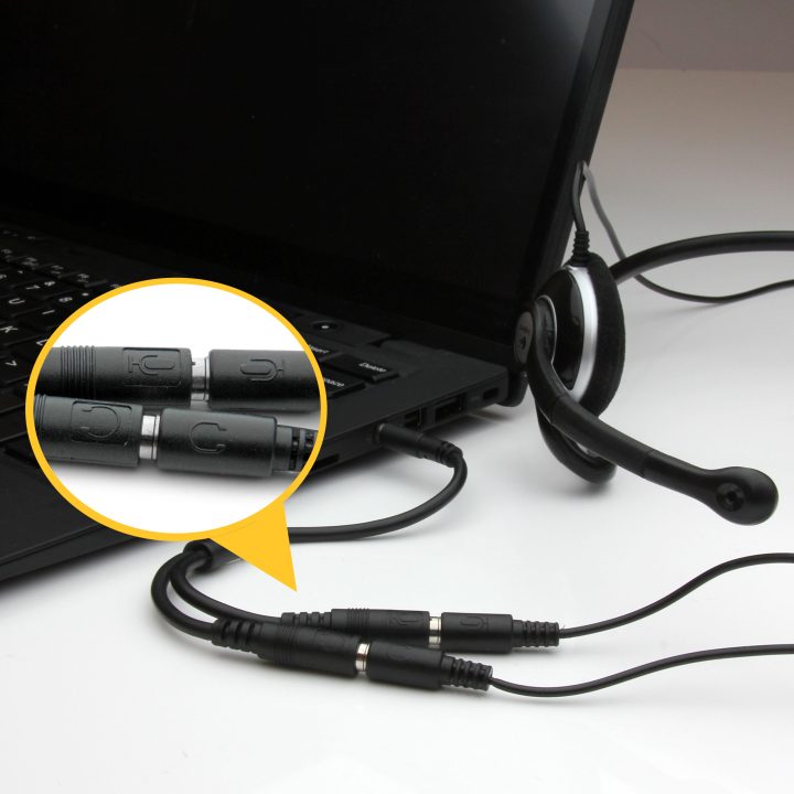 StarTech.com 4-Pole Mini-Jack 3.5mm Headset Adapter to Separate…