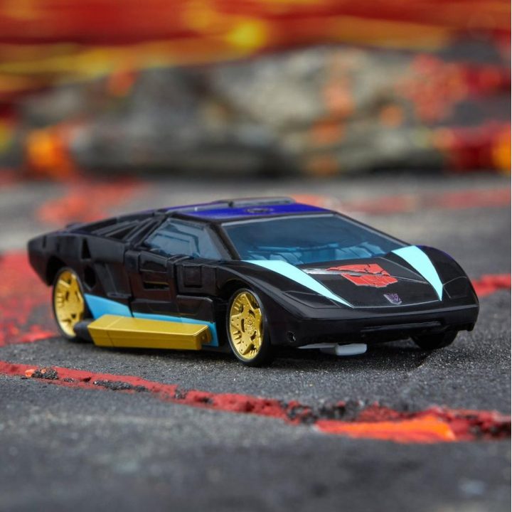 Hasbro Transformers: Legacy Deluxe Class Armada Universe Wheeljack