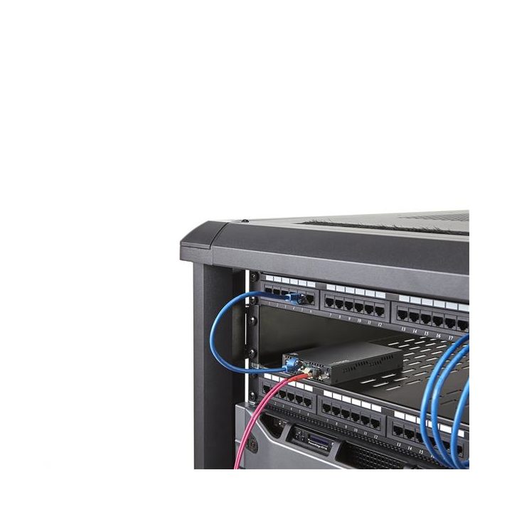 StarTech.com Copper to Fiber Gigabit Ethernet Media Converter -…