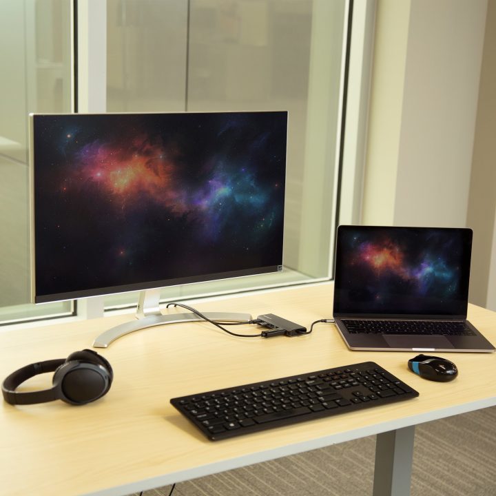 StarTech.com USB-C Laptop Docking Station - USB Type-C Port…