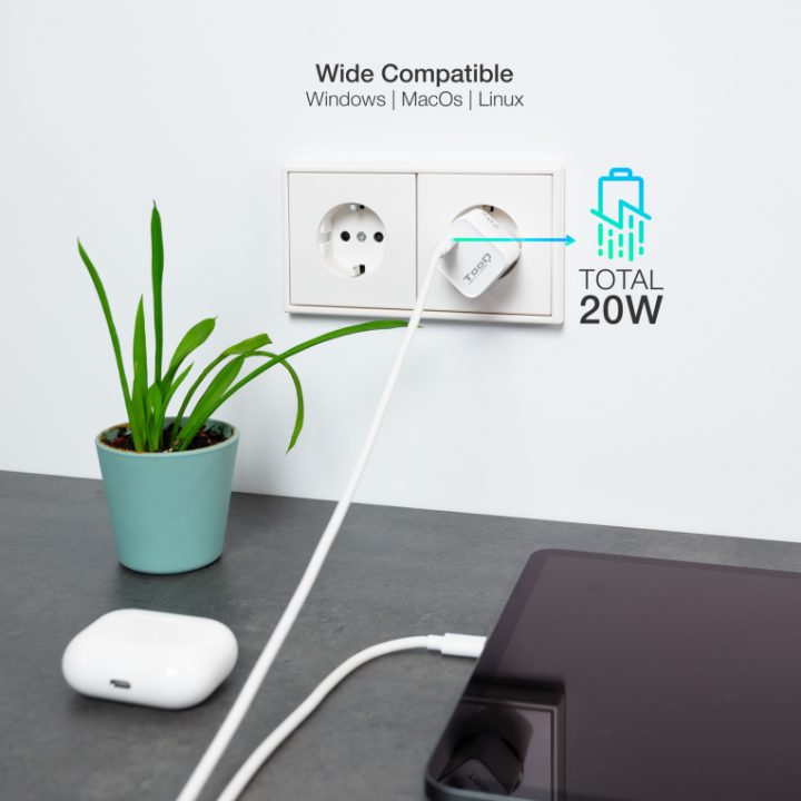 TooQ USB-C PD20W Wall Charger, White