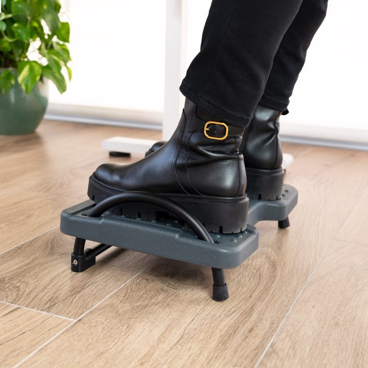 TooQ Adjustable Tilt Footrest, Gray