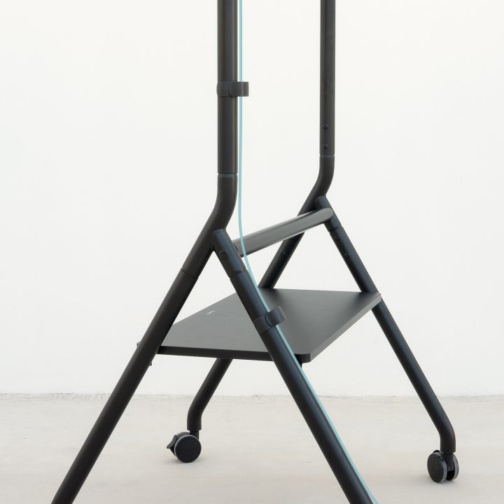 TooQ iDREAMS Floor Stand with Wheels for 37"-86" Screen, Black