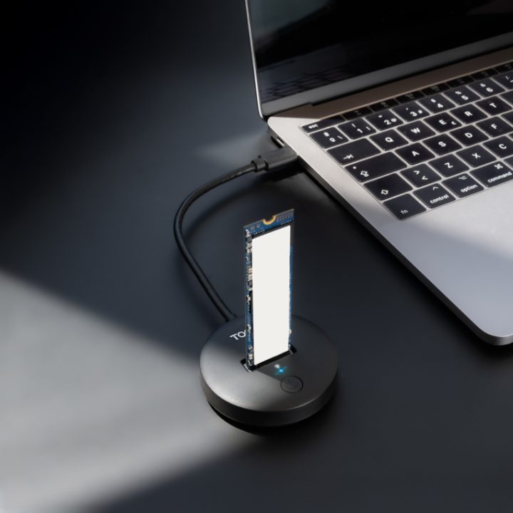 TooQ USB-C 3.2 Gen 2x1 Docking Station for M.2 NVMe PCIe SSD, Black