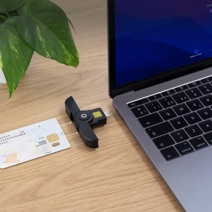 TooQ Smart Card Reader, Electronic ID, USB-C, Black