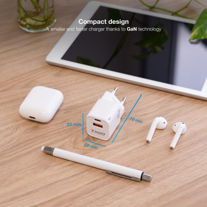 TooQ GaN Wall Charger USB-C/PD + USB-A/QC 30W, White