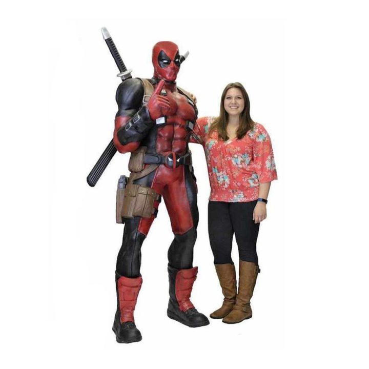 Figura Neca Marvel Deadpool tamanho real (0NC61385)