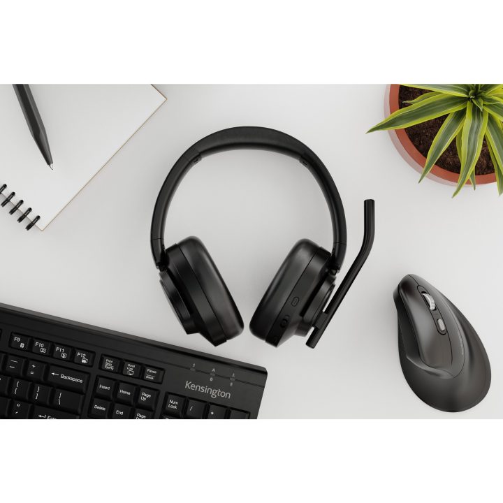 Kensington Wireless Over-Ear Circumaural Headphones
